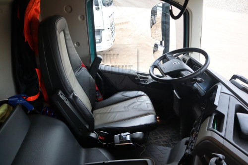 Volvo FM430 XLight 10x4 -08 Interieur